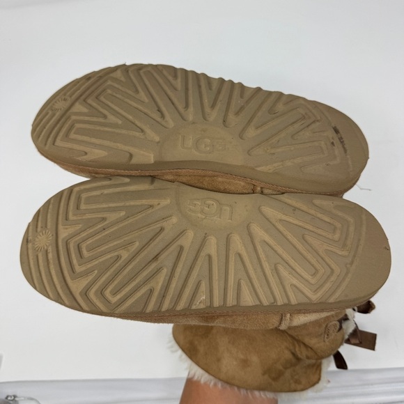 UGG Bailey Bow Boots Chestnut Brown Suede Sheepskin Fur Lined Women’s - Picture 9 of 10